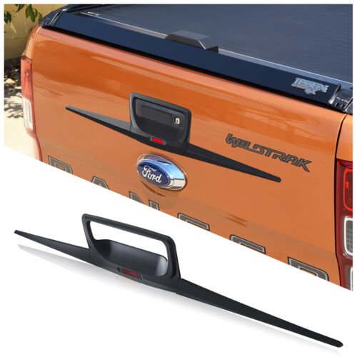 Black tailgate trim - black,